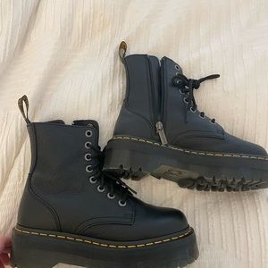 JADON BOOT SMOOTH LEATHER PLATFORM DR MARTIN